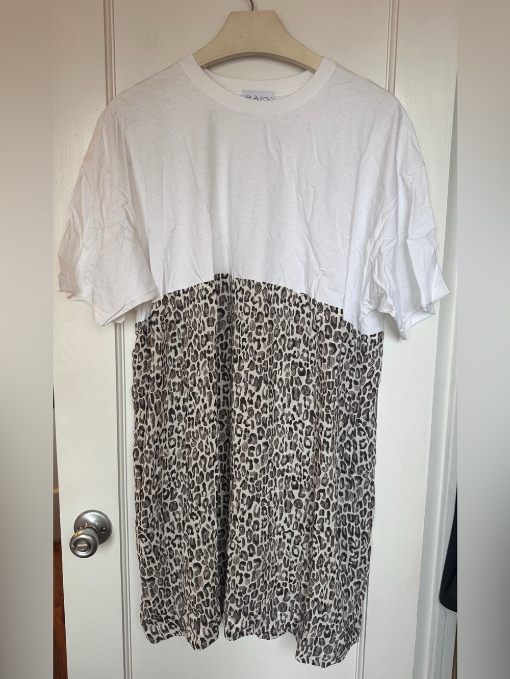 Raey White Short Sleeve and Leopard Print Dress